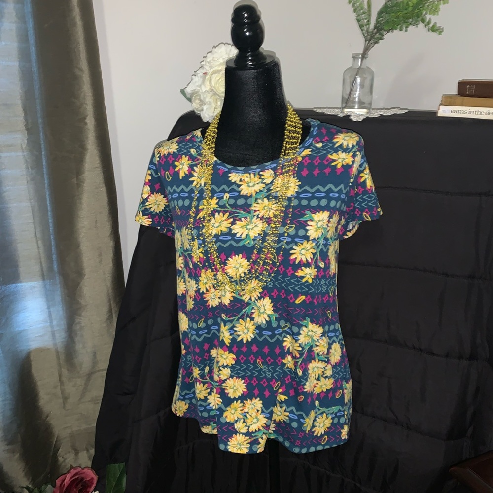 Lularoe Classic T Size Small Floral Top